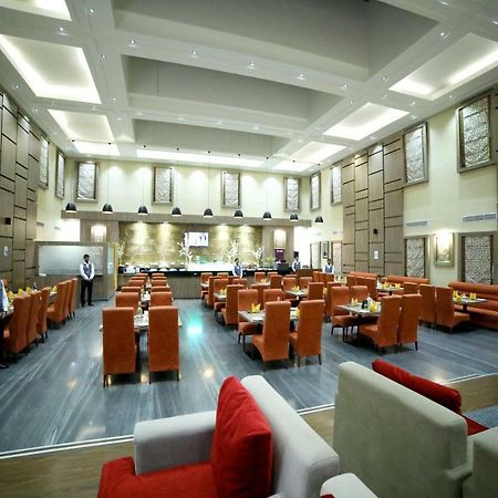 Rg Royal Hotel Бангалор Екстериор снимка