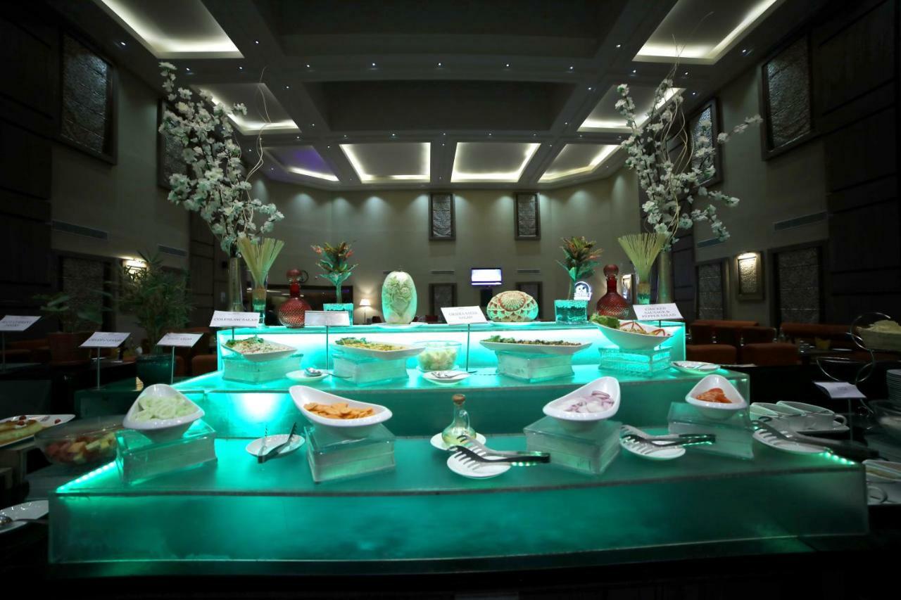 Rg Royal Hotel Бангалор Екстериор снимка