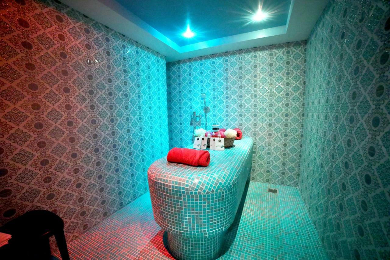 Rg Royal Hotel Бангалор Екстериор снимка